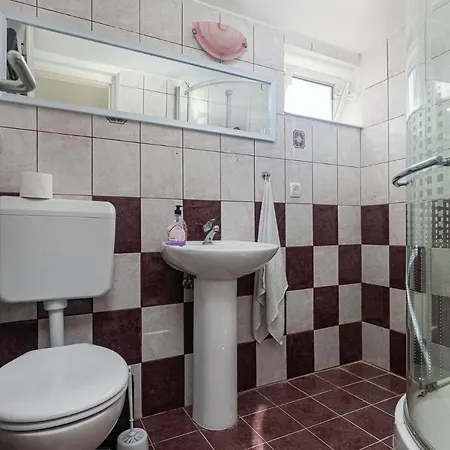 Apartment Ivana 300m From The Beach *