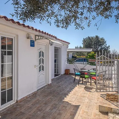 Ivana 300m From The Beach Apartment *